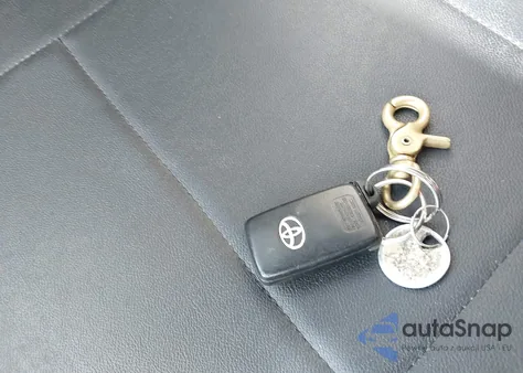 2014 Toyota Prius V Two из США, поврежденный, VIN JTDZN3EU6E3333542